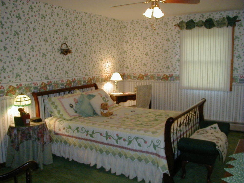 Bears Lair Inn Stowe Room photo